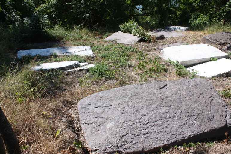 Nekropola sa stećcima na lokalitetu Bor u Hrđavcima, historijsko područje